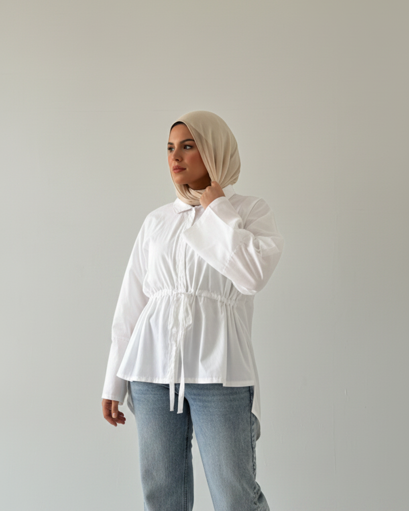 البلوزة البيضاء